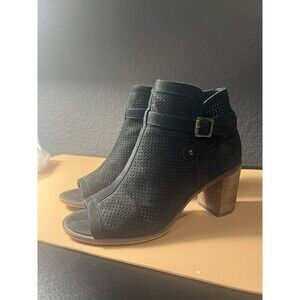 Vince Camuto Perforated Ankle Bootie Womens Size 7.5M Black Peep Toe Buckle Chic
